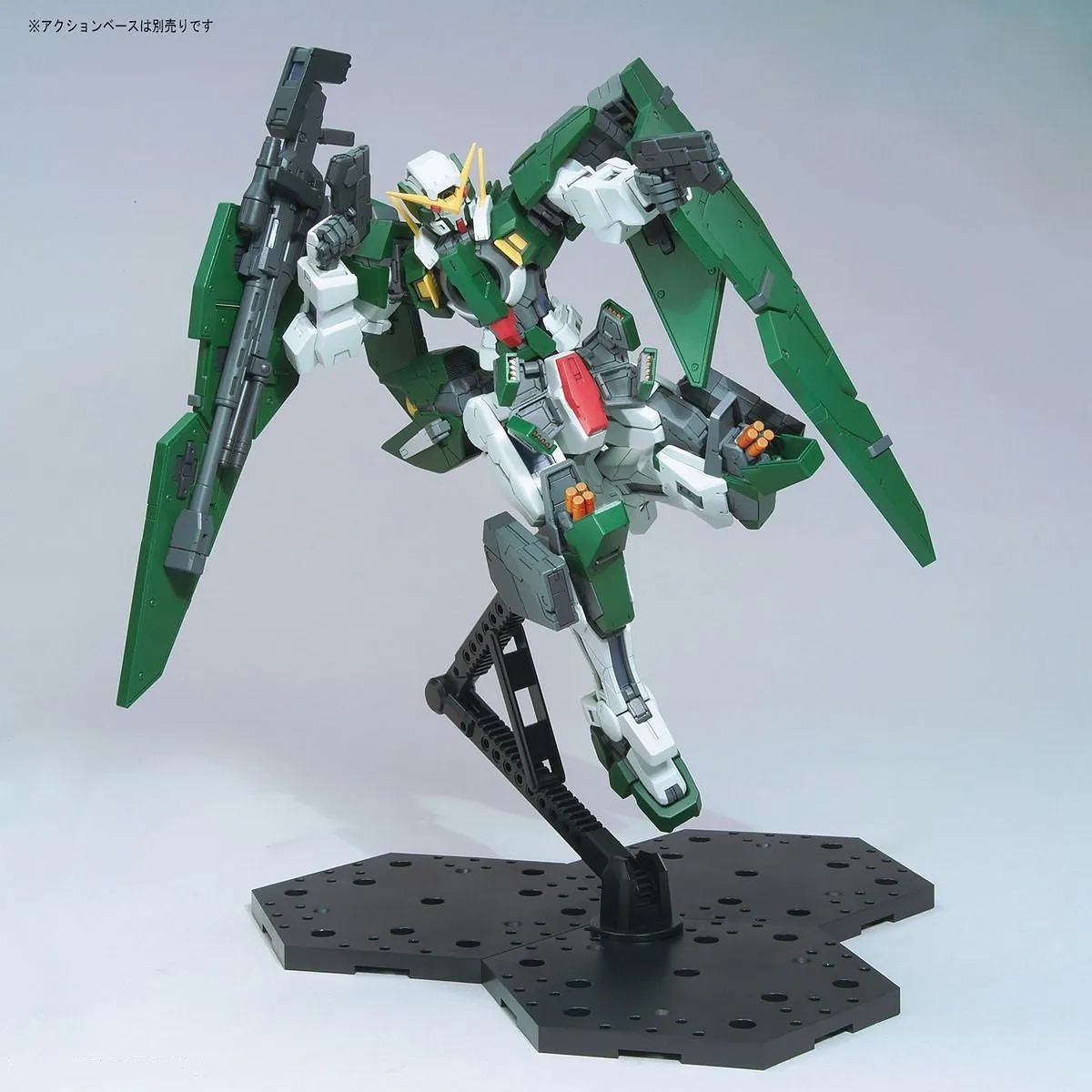 Bandai MG 1/100 Mobile Suit Gundam 00 Gundam Dynames