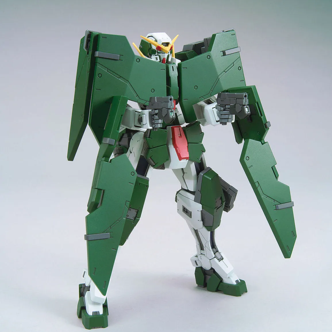 Bandai MG 1/100 Mobile Suit Gundam 00 Gundam Dynames