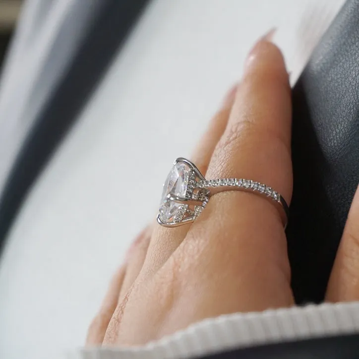 CAROLINE MOISSANITE RING