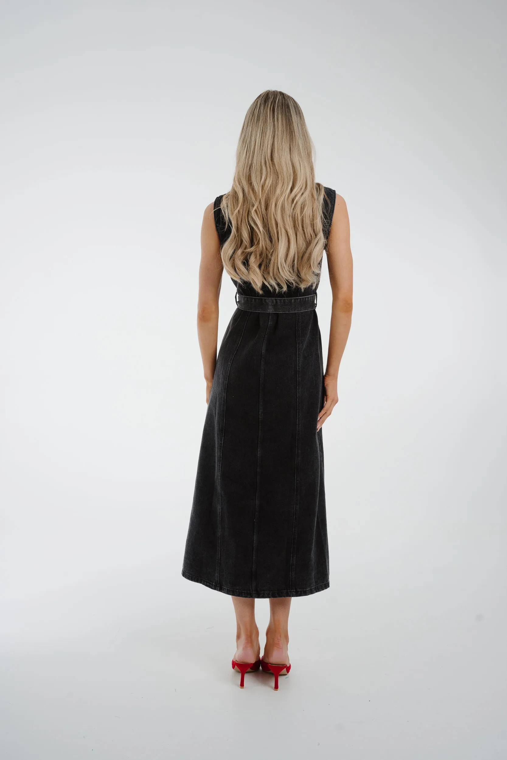 Cora Sleeveless Denim Dress In Black Wash