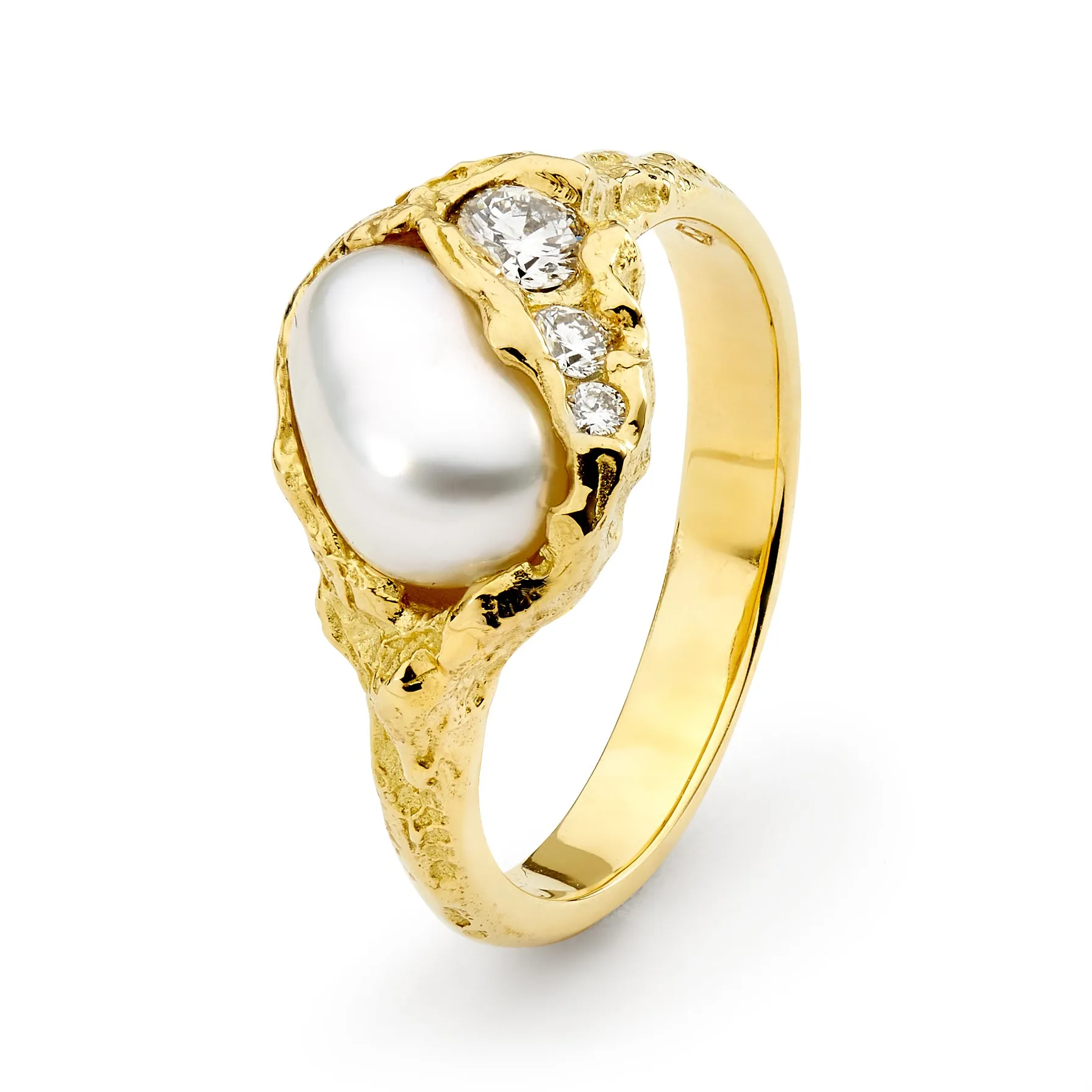 Kalgoorlie Yellow Gold Diamond and Pearl Ring