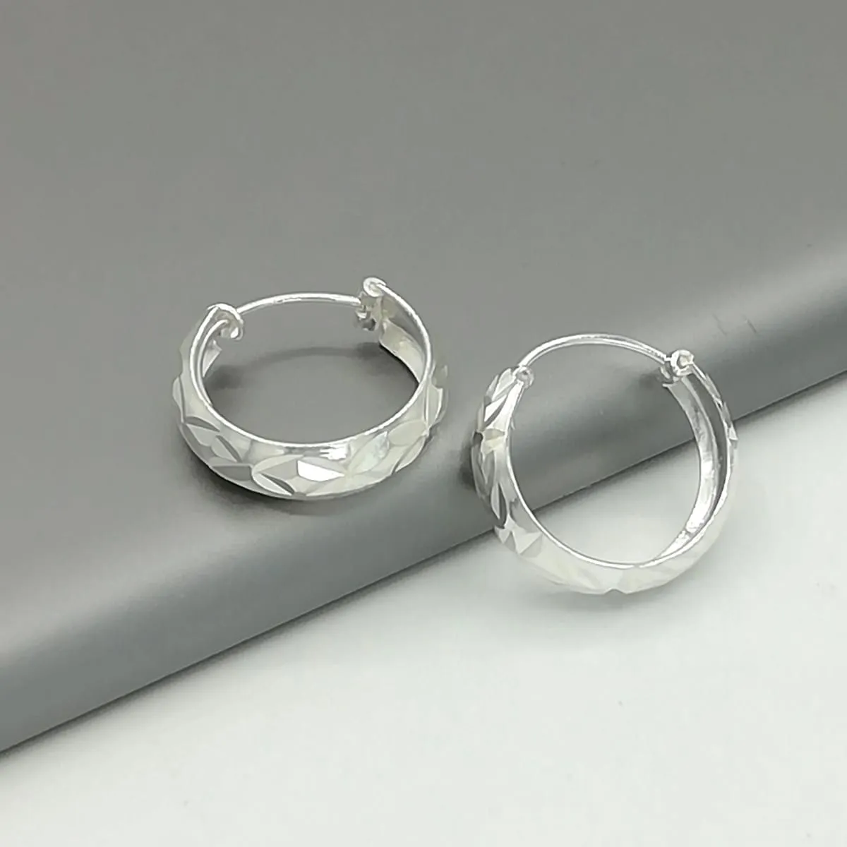 Laser engraved hoops | Silver hoop earrings | Silver jewelry | Minimalist hoops | Hoops for her | Silver ear hoops | 925 hoops | E10